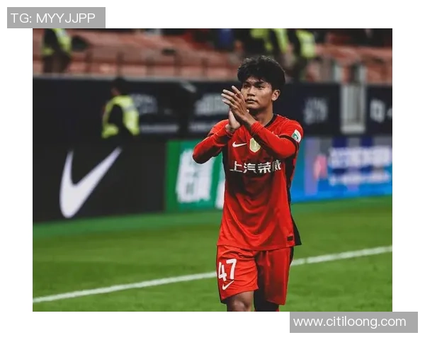 中超冬窗转会最新动态:36岁铁将自在加盟辽宁,云南确定海港新星非蒯纪闻